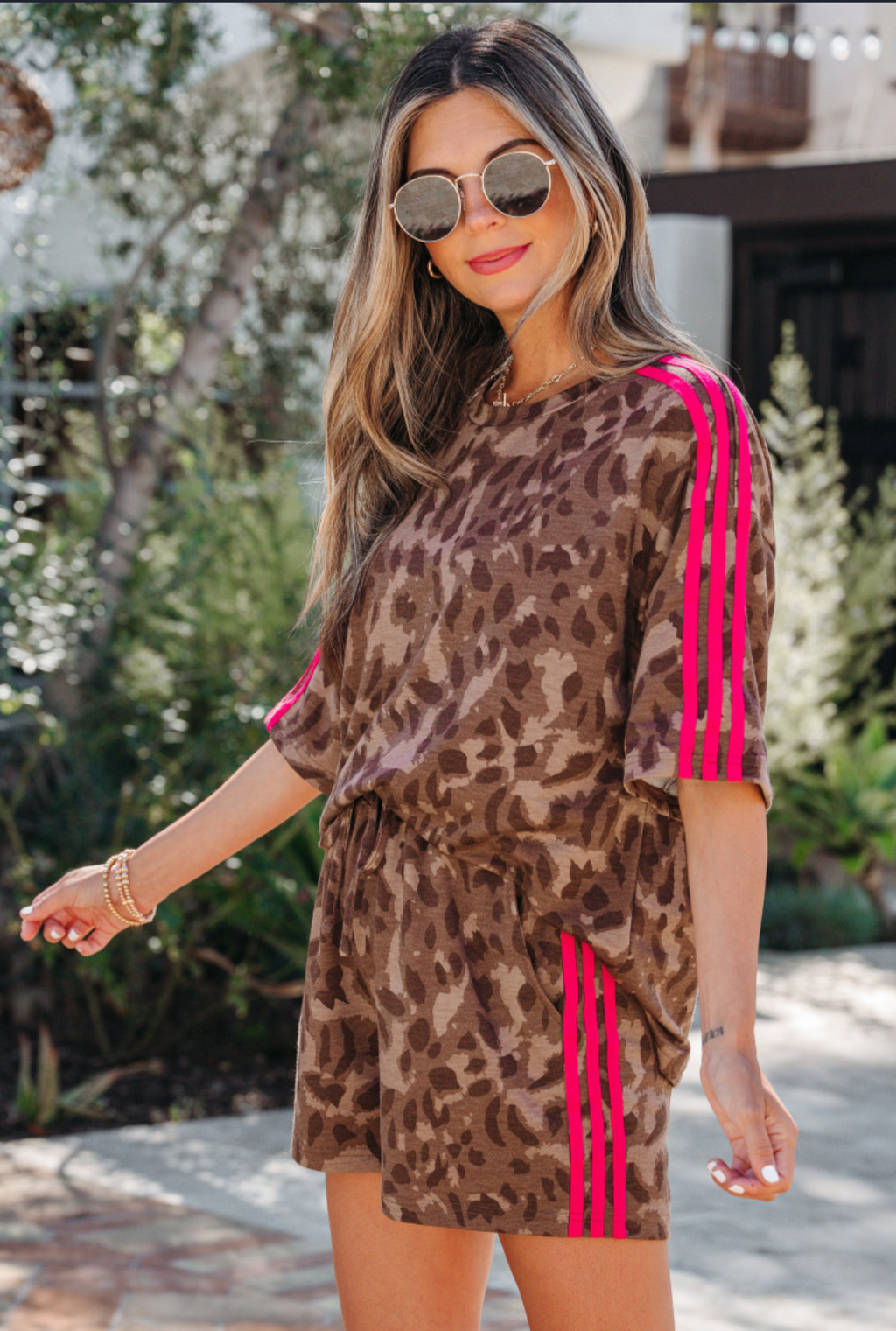 Brown Contrast Striped Accent Leopard