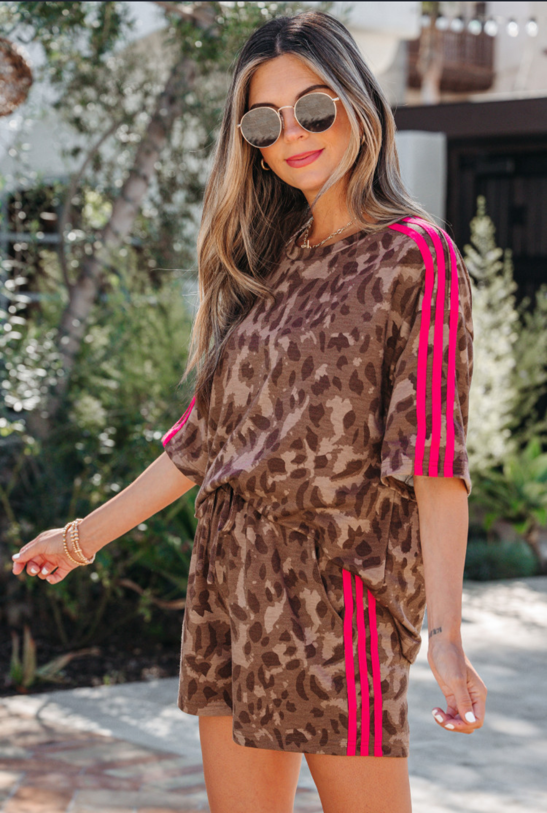 Brown Contrast Striped Accent Leopard