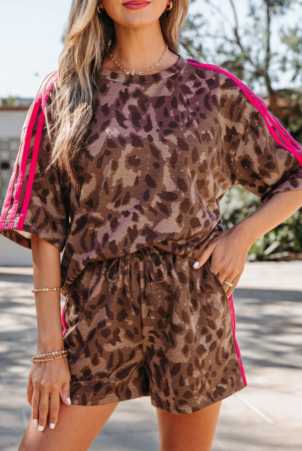 Brown Contrast Striped Accent Leopard