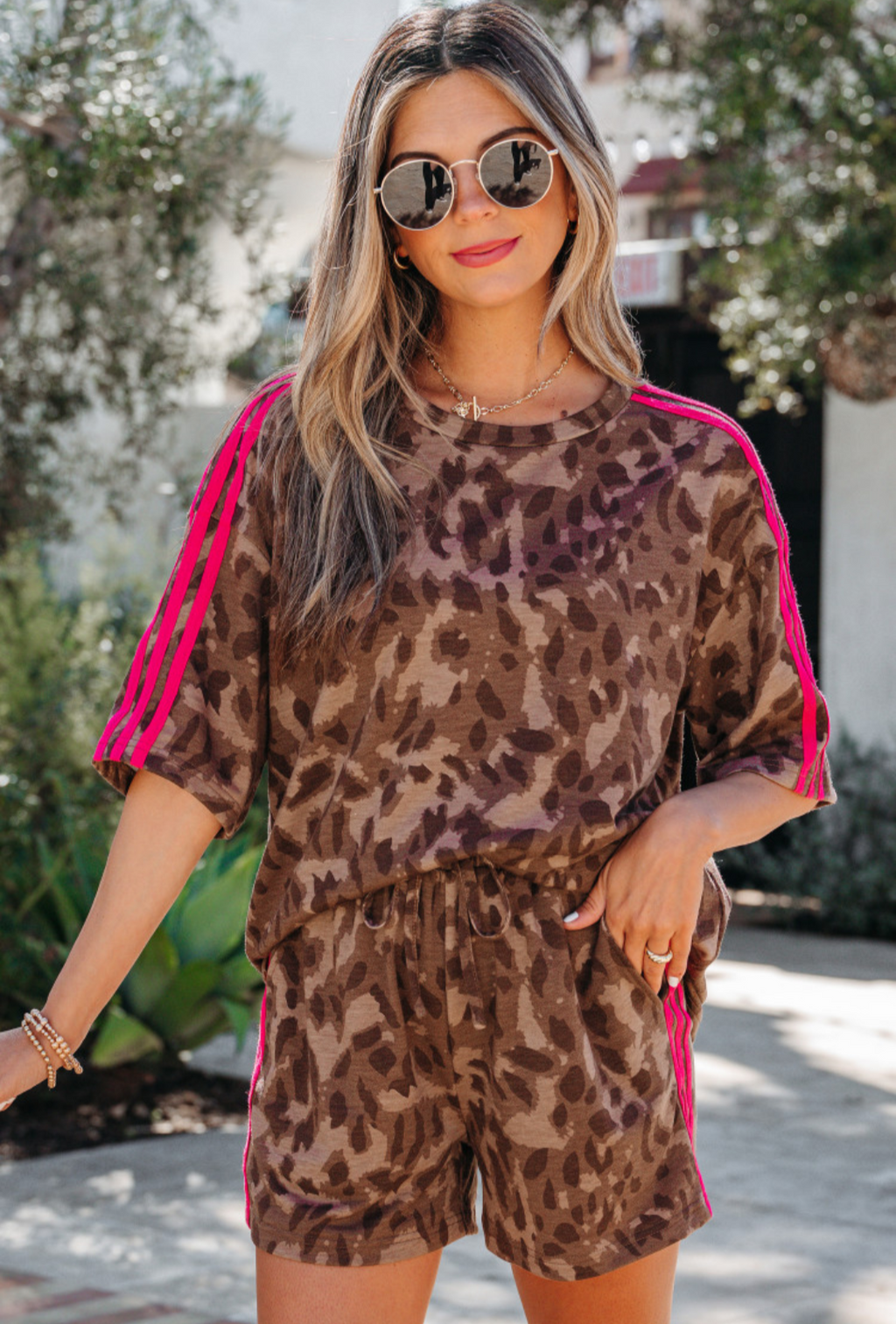Brown Contrast Striped Accent Leopard
